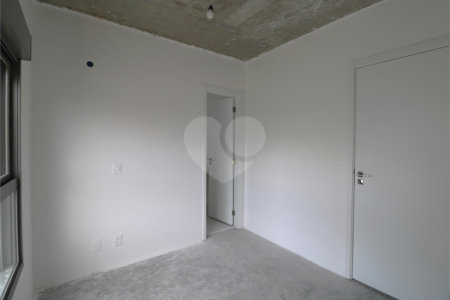 Apartamento à venda com 3 suítes em Moema, São Paulo, SP