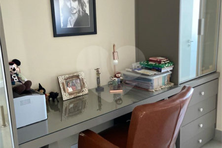 Apartamento à venda com 2 suítes em Jardim Parque Morumbi, São Paulo, SP