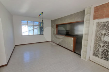 Casa de Vila à venda com 3 quartos, sendo 2 suítes,  em Tijuca, Rio de Janeiro, RJ