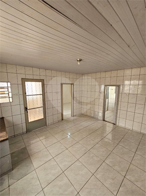 Casa à venda ou para alugar com 5 quartos, sendo 1 suíte, no Centro, Salto, SP