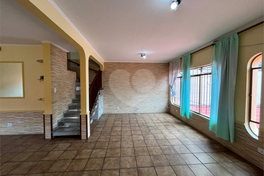 Sobrado à venda com 4 quartos, sendo 2 suítes, em Tremembé, São Paulo, SP