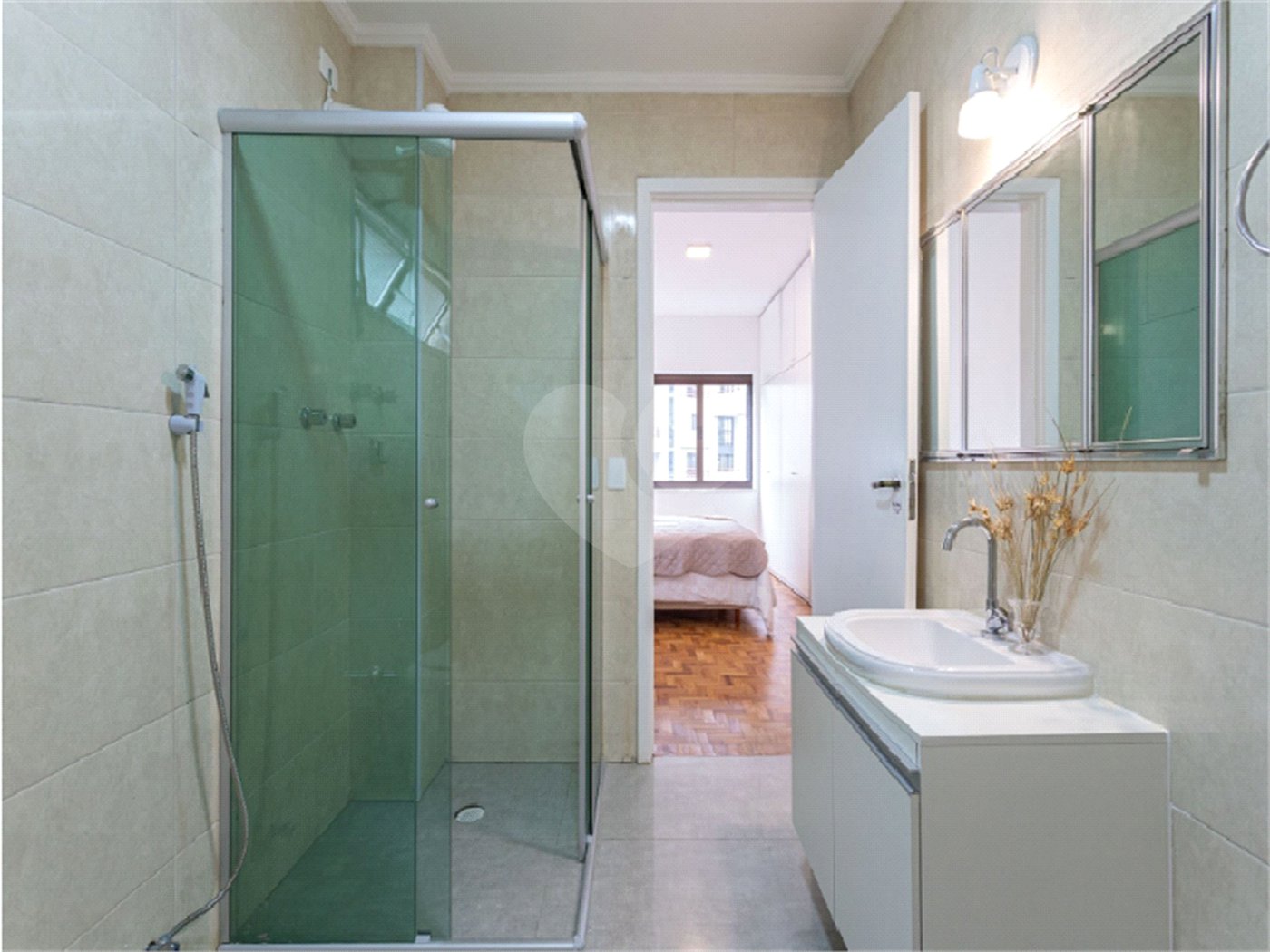 Apartamento à venda com 3 quartos, sendo 1 suíte, em Itaim Bibi, São Paulo, SP