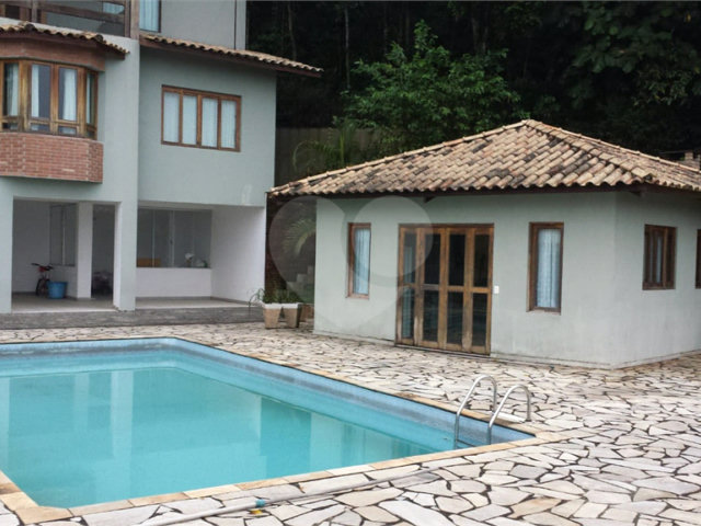 Casa à venda com 3 suítes no condomínio Alpes da Cantareira, Mairiporã - SP