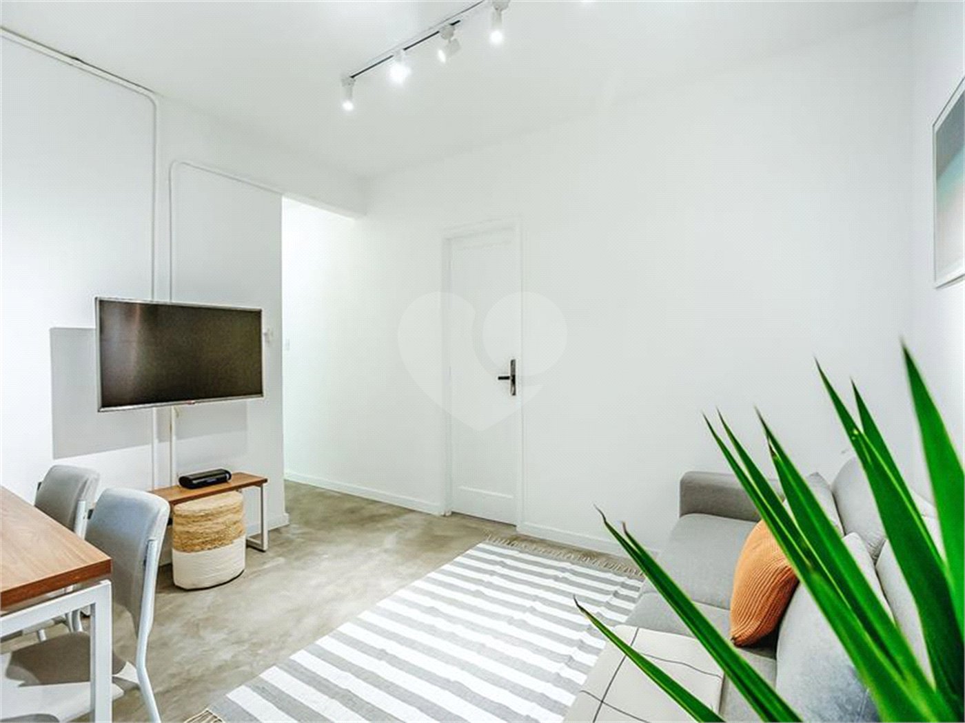 Apartamento à venda com 3 quartos, sendo 1 suíte, em Itaim Bibi, São Paulo, SP