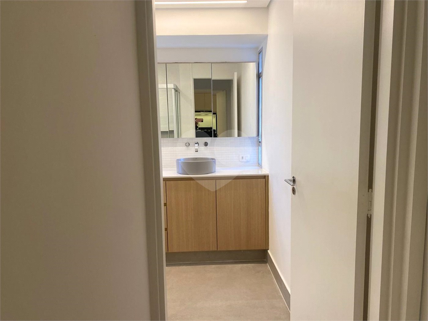 Apartamento à venda com 3 quartos, sendo 1 suíte,  em Itaim Bibi, São Paulo, SP