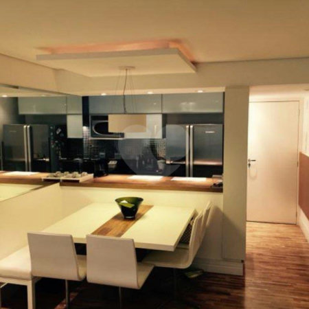 Apartamento à venda com 2 suítes em Real Parque, São Paulo, SP