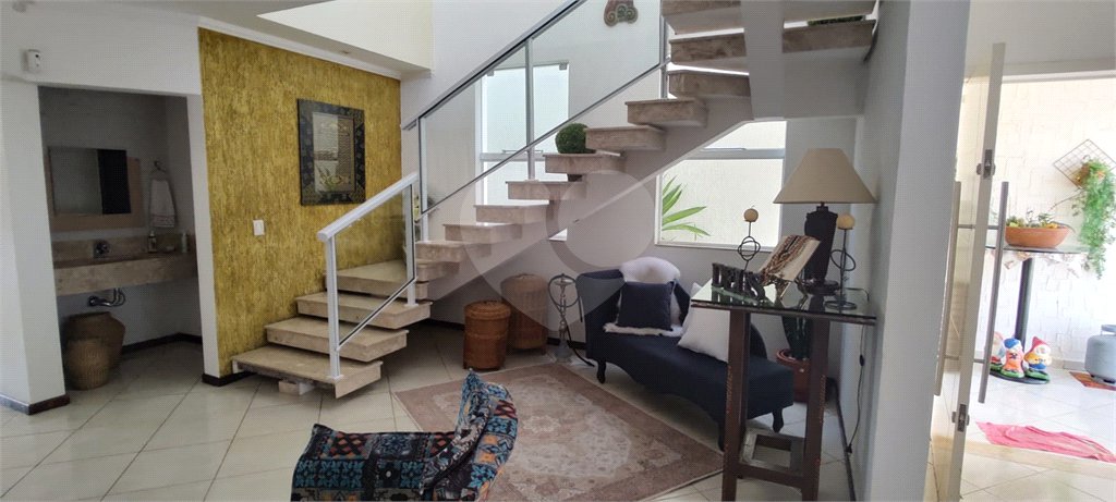 Casa à venda com 5 quartos, sendo 3 suítes,  em Capoavinha, Mairiporã, SP