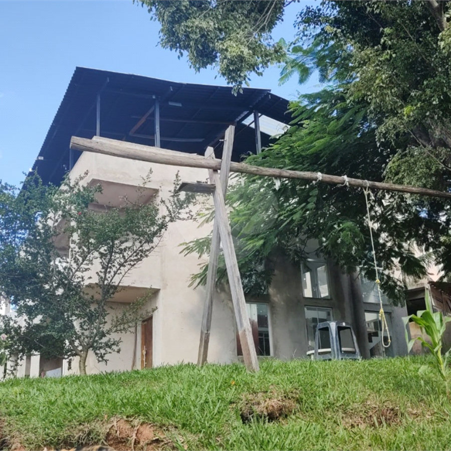 Casa à venda com 6 quartos, sendo 1 suíte, no condomínio Cafezal IV, Itupeva - SP