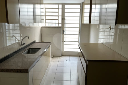 Casa Térrea à venda com 4 quartos, sendo 2 suítes, em Jardim Santa Rosália, Sorocaba, SP