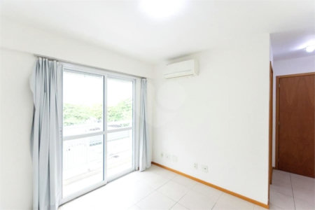 Apartamento à venda com 2 quartos, sendo 1 suíte, em Praça da Bandeira, Rio de Janeiro, RJ