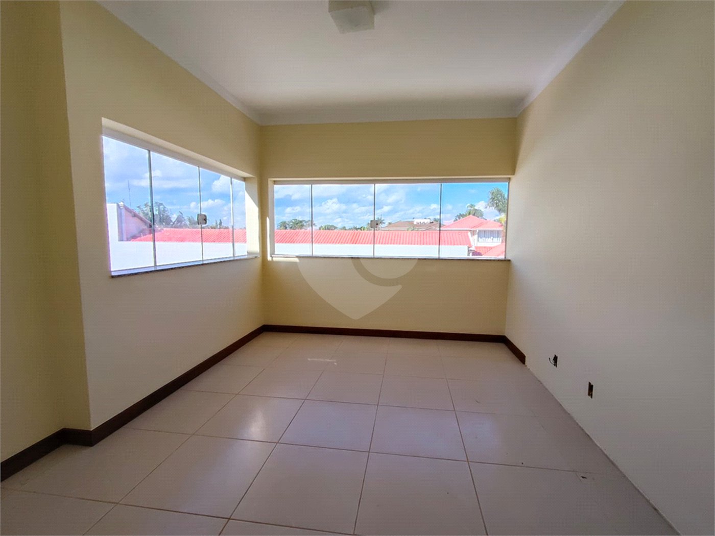 Casa à venda com 5 quartos, sendo 1 suíte,  em Jardim Colombo, Itapetininga, SP