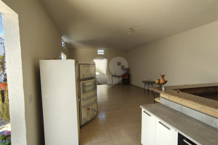 Casa à venda com 2 quartos, sendo 1 suíte, em Vila Santa Terezinha, Várzea Paulista, SP