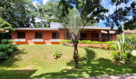 Condomínio à venda com 3 quartos, sendo 1 suíte,  em Condomínio Vale da Santa Fé, Vinhedo, SP