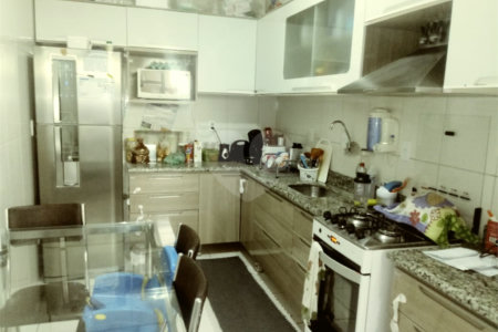 Casa à venda com 2 quartos, sendo 1 suíte, no condomínio Jardim Débora, Poá - SP