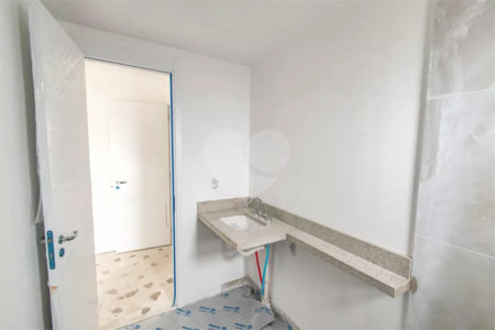 Apartamento à venda com 3 suítes em Vila Firmiano Pinto, São Paulo, SP