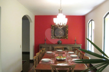 Casa à venda com 4 quartos, sendo 2 suítes,  em Jardim Leonor, São Paulo, SP