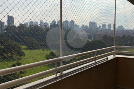 Apartamento à venda com 4 quartos, sendo 2 suítes, em Paraíso do Morumbi, São Paulo, SP