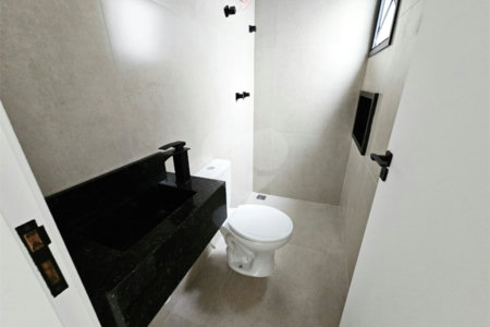 Sobrado à venda com 3 quartos, sendo 2 suítes,  em Vila Dom Pedro II, São Paulo, SP