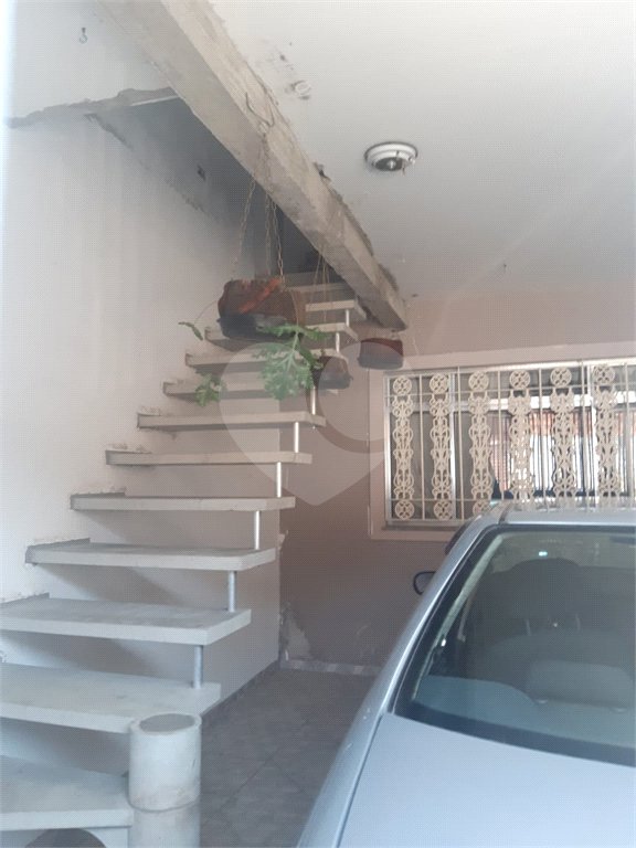 Sobrado à venda com 5 quartos, sendo 3 suítes, em Horto, São Paulo, SP