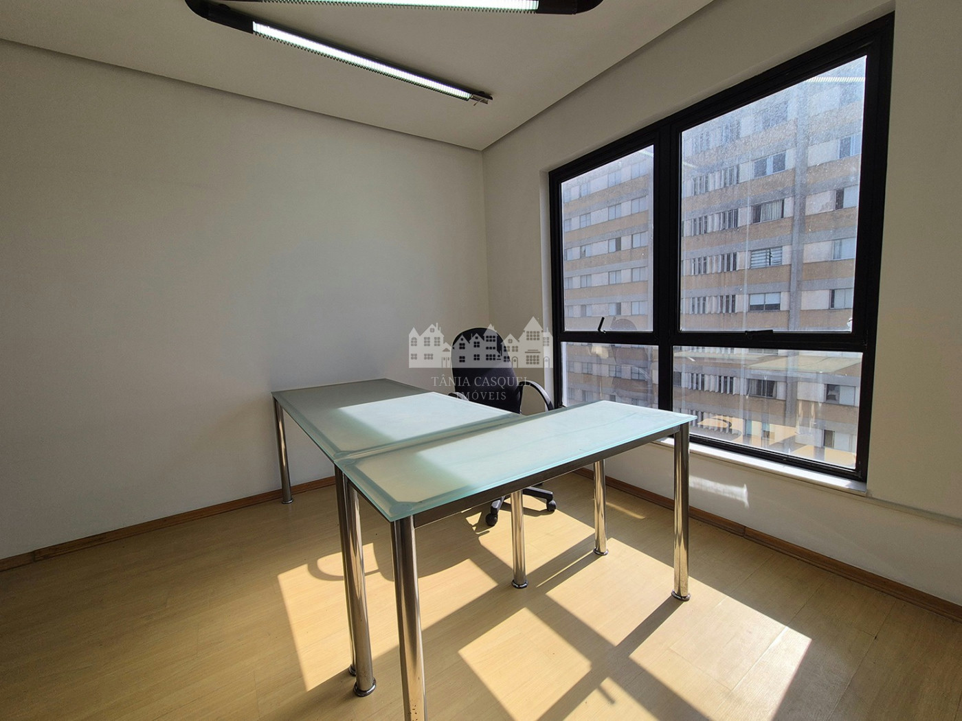 Sala Comercial à Venda no Edifício Paulista Tower – Rua Vergueiro, próximo ao Metrô Ana Rosa