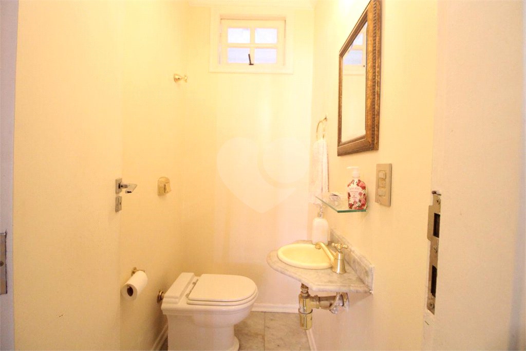 Sobrado à venda com 3 quartos, sendo 1 suíte,  em Jardim Prudência, São Paulo, SP