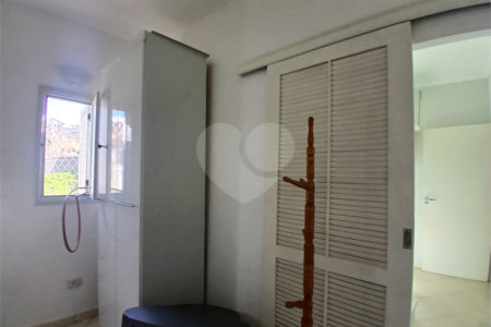 Apartamento à venda com 3 quartos, sendo 1 suíte,  em Jardim Brasil, São Roque, SP