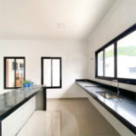 Casa à venda com 2 quartos, sendo 1 suíte, no condomínio Residencial Beija Flor, Atibaia - SP