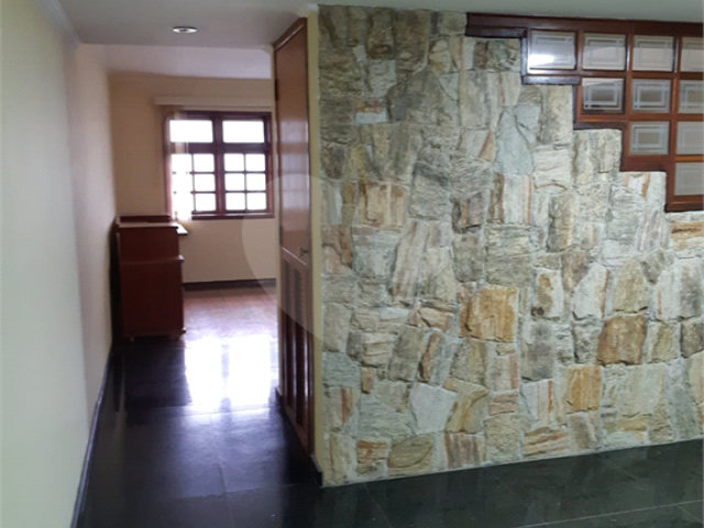Sobrado à venda com 3 quartos, sendo 1 suíte,  em Vila Tibagi, Guarulhos, SP
