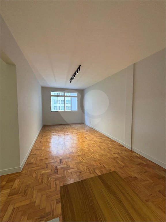 Apartamento à venda com 3 quartos, sendo 1 suíte, em Pinheiros, São Paulo, SP