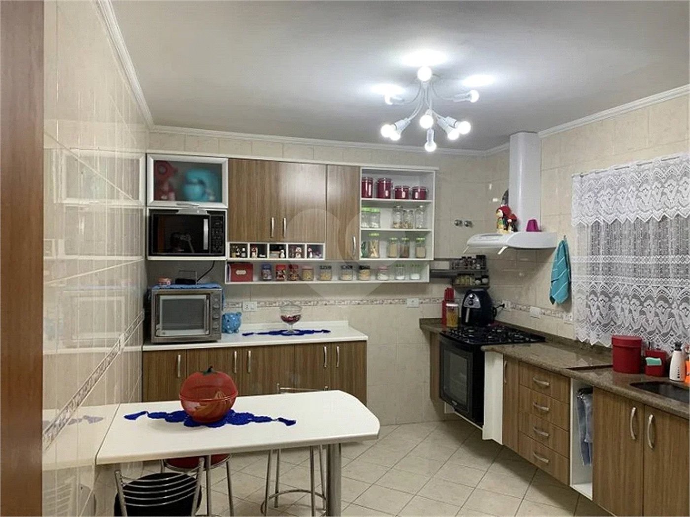 Casa à venda com 3 quartos, sendo 1 suíte, no condomínio Residencial Gabriela, São Paulo - SP