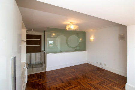 Sobrado à venda com 6 quartos, sendo 4 suítes,  em Alto da Lapa, São Paulo, SP