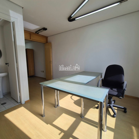 Sala Comercial à Venda no Edifício Paulista Tower – Rua Vergueiro, próximo ao Metrô Ana Rosa