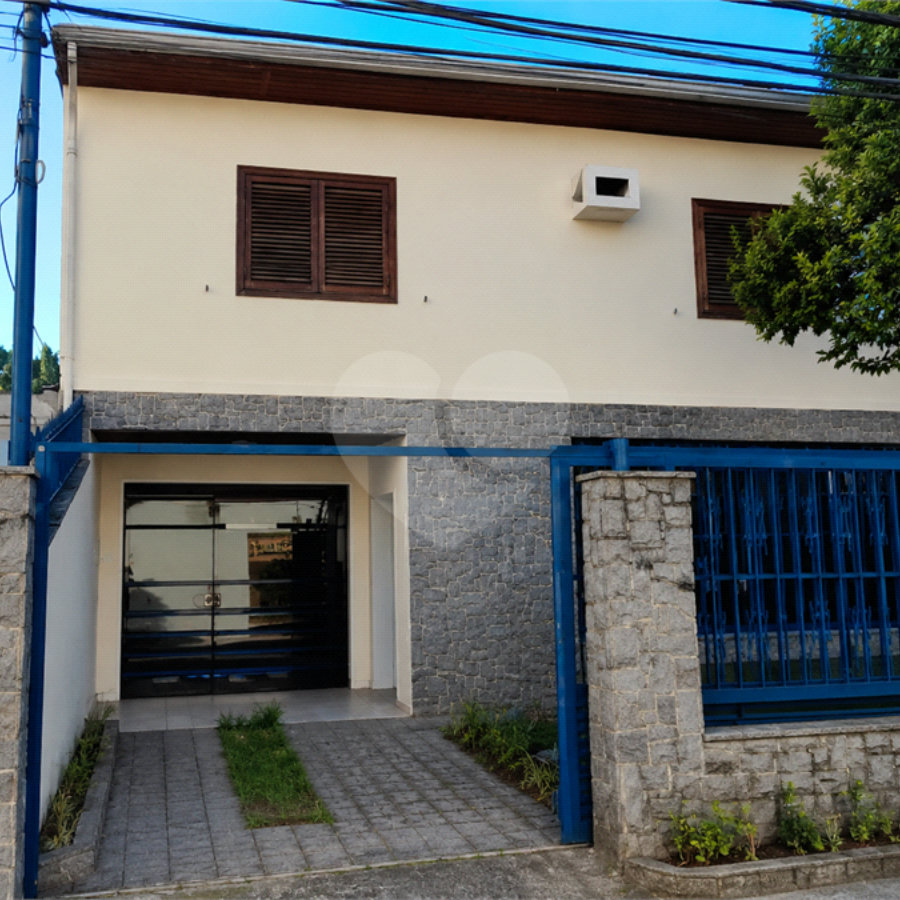 Sobrado à venda com 3 quartos, sendo 1 suíte, em Jardim do Mar, São Bernardo do Campo, SP