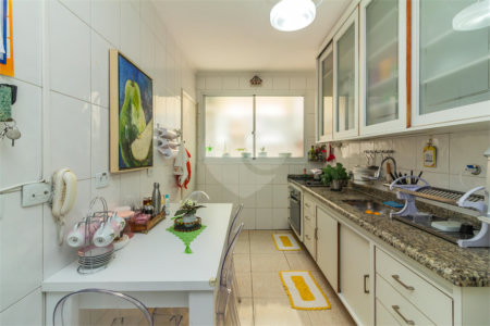 Casa à venda com 3 quartos, sendo 1 suíte, no condomínio Villaggio Di Firenze, São Paulo - SP