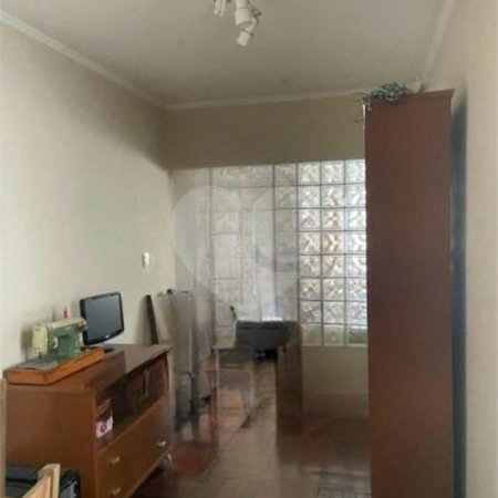 Casa com 180m², 3 dormitórios, sendo 1 suíte, 2 vagas, à venda na Vila Prudente.