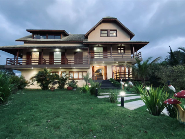Casa à venda com 5 suítes no condomínio Suíça da Cantareira, Mairiporã - SP