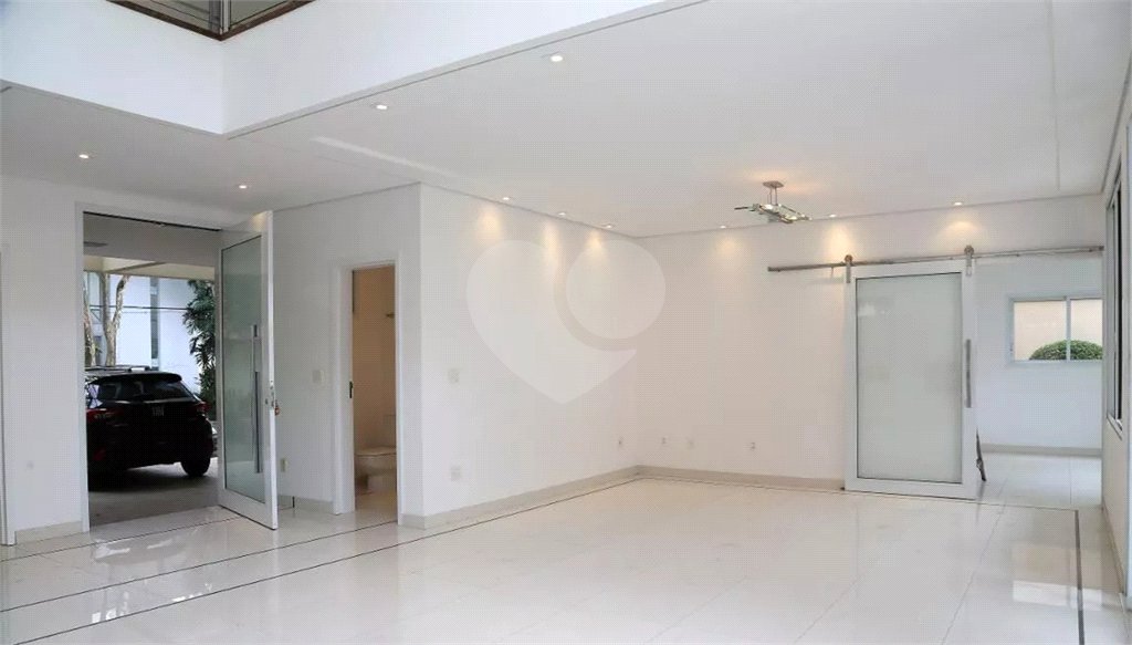 Casa à venda com 4 suítes no condomínio Residencial Morumbi, São Paulo - SP