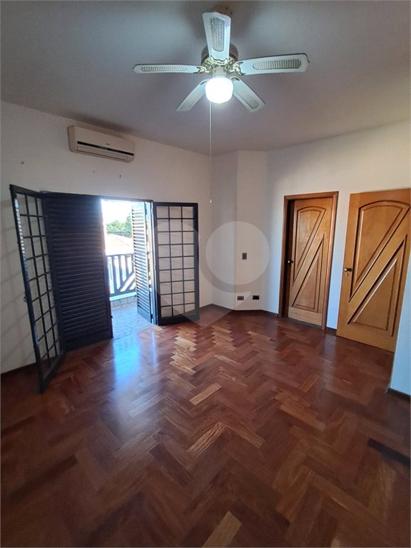 Sobrado à venda com 3 suítes em Nossa Senhora Aparecida, Paulínia, SP