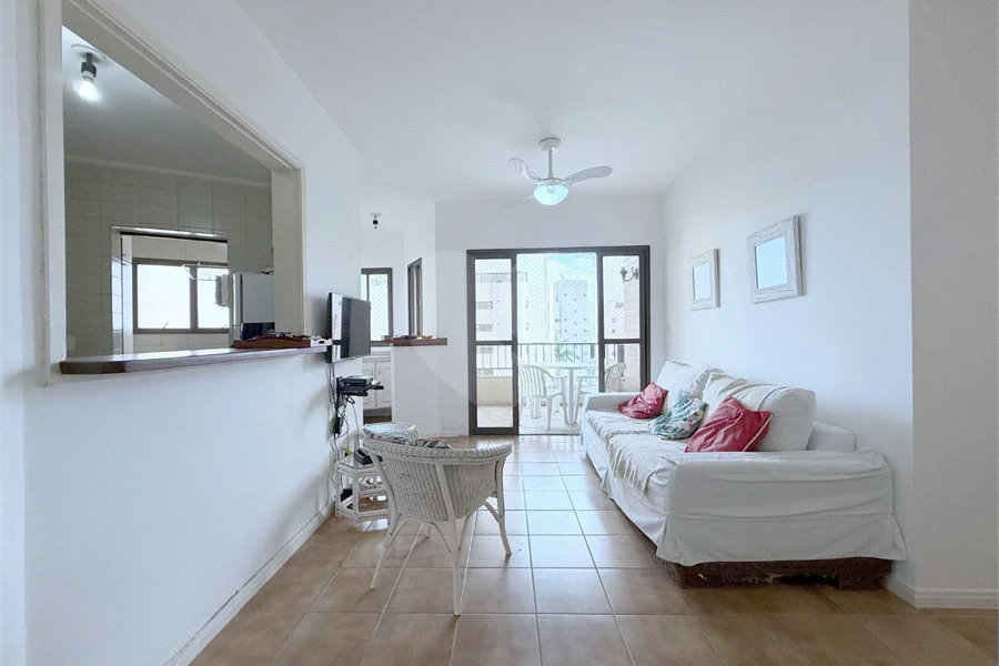 Apartamento à venda com 2 quartos, sendo 1 suíte,  em Riviera de São Lourenço, Bertioga, SP