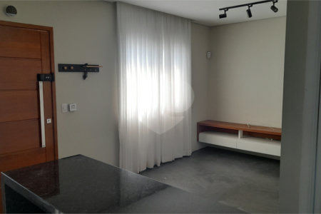 Casa à venda com 2 suítes no condomínio Residencial Matos, São Paulo - SP