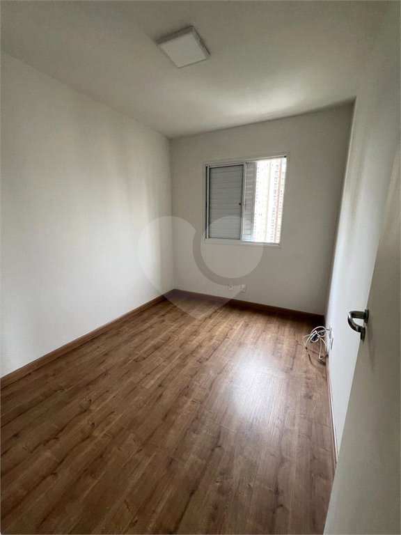Apartamento à venda com 3 quartos, sendo 1 suíte,  em Parque Reboucas, São Paulo, SP