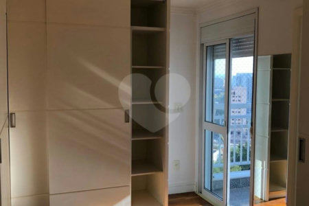Apartamento à venda com 3 suítes em Vila Suzana, São Paulo, SP