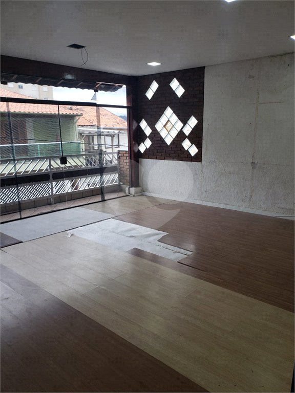 Casa à venda com 5 quartos, sendo 3 suítes,  em Vila Galvão, Guarulhos, SP