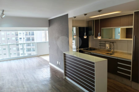 Apartamento à venda com 2 quartos, sendo 1 suíte,  em Vila Andrade, São Paulo, SP