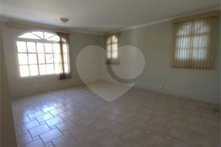 Casa à venda com 5 quartos, sendo 3 suítes, no condomínio Vinhas da Vista Alegre - Lado Sede, Vinhedo - SP