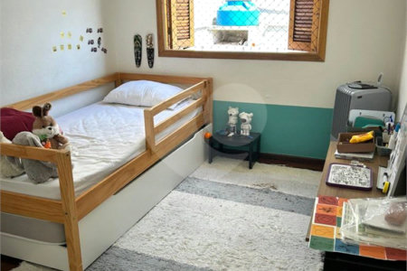 Casa à venda com 4 quartos, sendo 2 suítes, em Planalto Paulista, São Paulo, SP