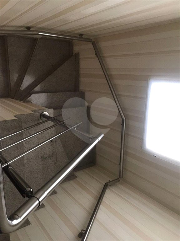 Casa à venda com 4 quartos, sendo 2 suítes,  no condomínio Conjunto Residencial Green Village I, Mogi das Cruzes - SP