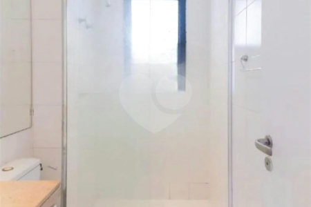 Apartamento à venda com 3 quartos, sendo 1 suíte,  em Cidade São Francisco, São Paulo, SP