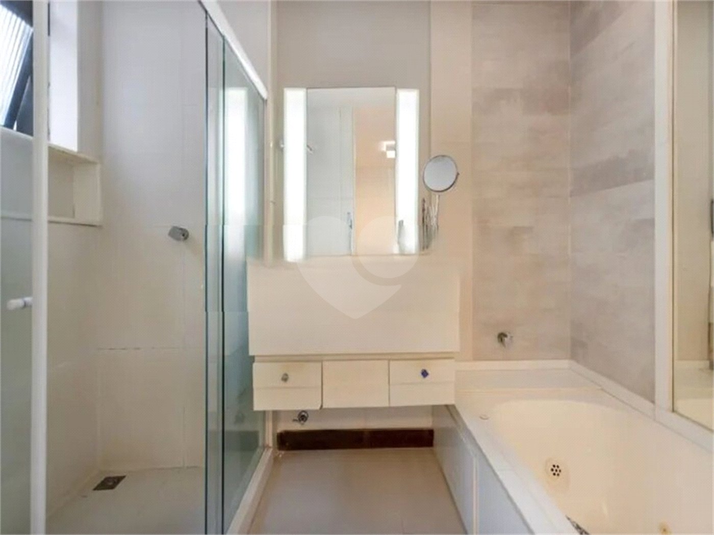 Apartamento à venda com 4 quartos, sendo 2 suítes, em Leblon, Rio de Janeiro, RJ