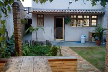 Sobrado à venda com 5 quartos, sendo 1 suíte, em Lapa de Baixo, São Paulo, SP